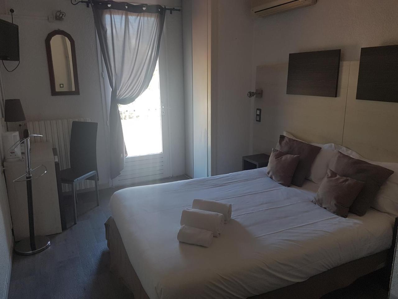 Logis Hotel Restaurant Les Charmettes อาร์เจเลส-ซัวร์-แมร์ ภายนอก รูปภาพ